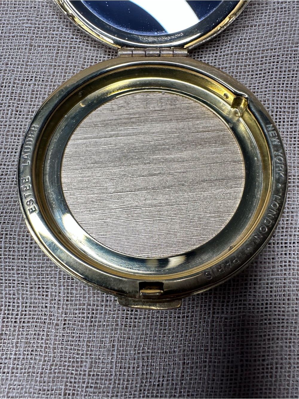 VTG Estée Lauder "Golden Alligator" Lucidity Powder Compact - Picture 4 of 6
